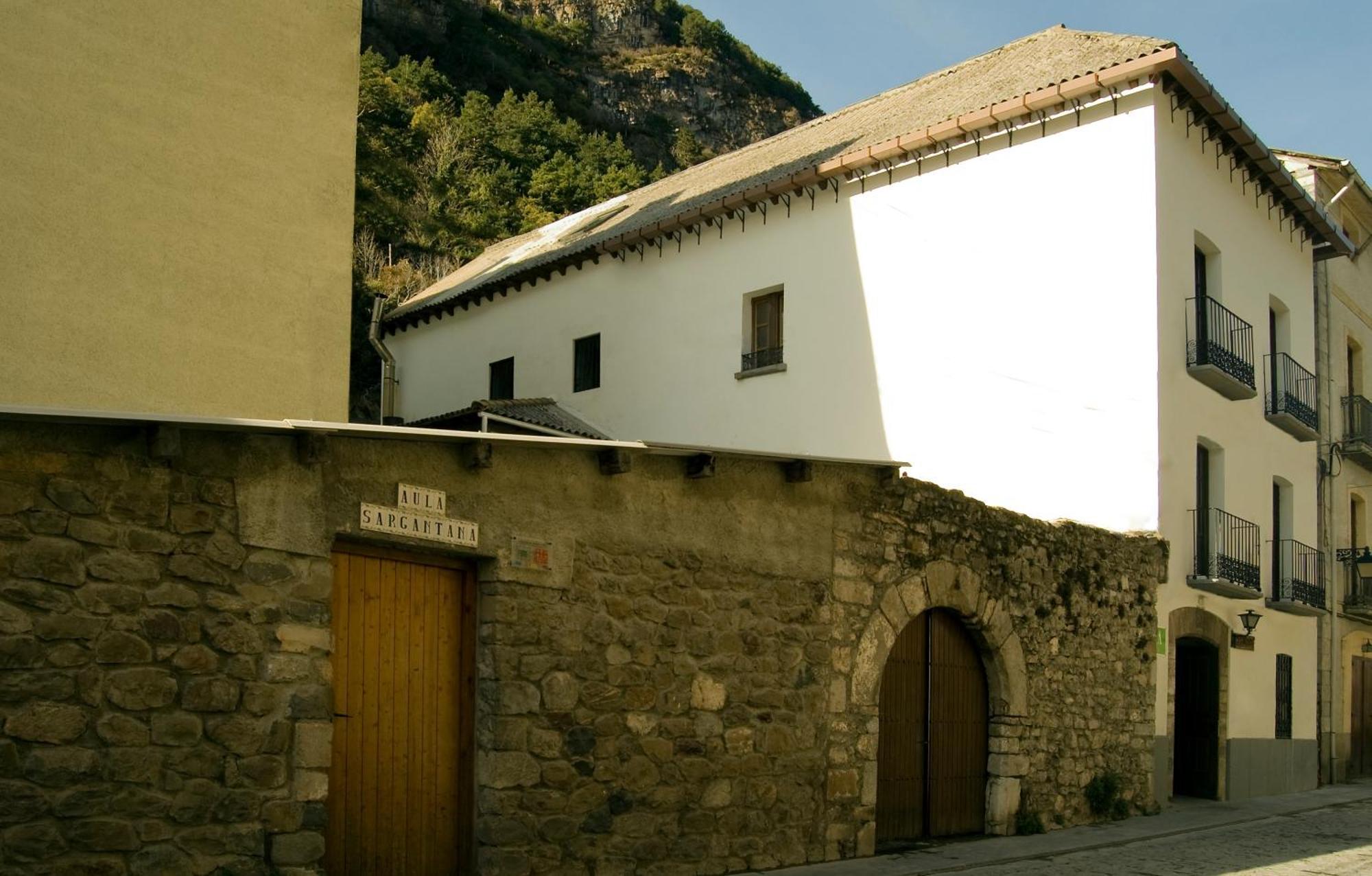 Albergue-Refugio Sargantana Канфранк Екстер'єр фото